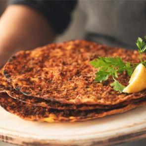 3 lahmacuna &ouml;denen para dudak u&ccedil;uklattı! &Uuml;nl&uuml; kebap&ccedil;ının adisyonu şoke etti