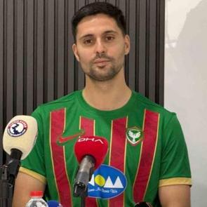 Kocaelispor'dan ayrılan Tarkan Serbest, liderle s&ouml;zleşme imzaladı