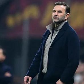 Okan Buruk'tan cezaevindeki futbolcuya s&uuml;rpriz ziyaret! 