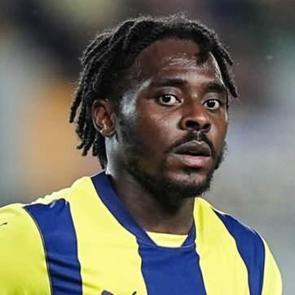 Babası transfere &ccedil;omak soktu! Osayi, Beşiktaş i&ccedil;in telefona sarıldı