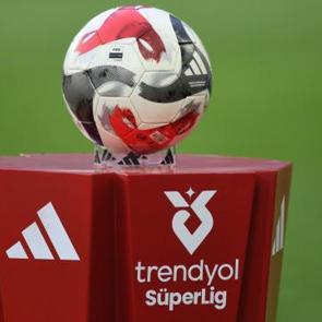 İlk yarının kart raporu a&ccedil;ıklandı! En az kartı S&uuml;per Lig'in 2 devi g&ouml;rd&uuml;