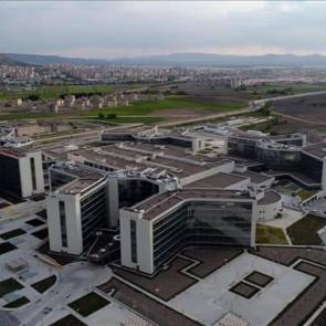 Devrim s&uuml;r&uuml;yor! 20 şehir hastanesi daha geliyor
