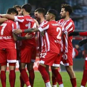 Adanaspor, Bolu'da 3 golle yıkıldı