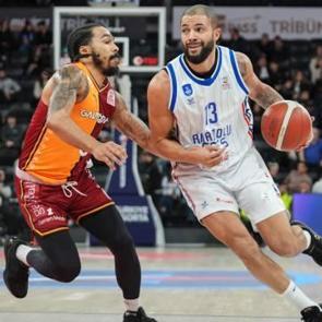 Dev ma&ccedil;ta kazanan Anadolu Efes oldu