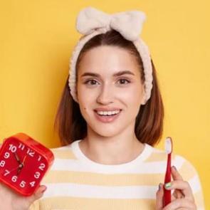 Diş hekimi uyardı: Dişlerinizi asla fır&ccedil;alamamanız gereken 3 durum!