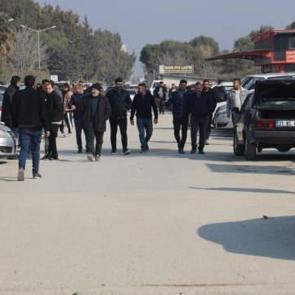 Suriyelilerin araçlarını piyasanın altında satmak istemeleri fiyatları düşürdü