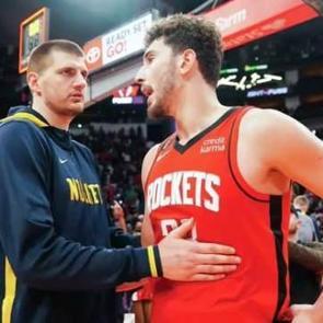 Alperen Şeng&uuml;n 20 sayı ile destek oldu! Houston seriye bağladı