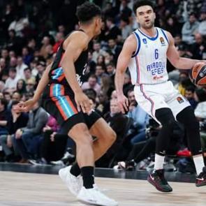 Anadolu Efes deplasmanda Paris Basketbol'a kaybetti!