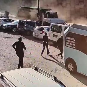 Hatay'da freni arızalanan kamyon 5 araca birden çarptı! 