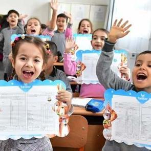 Milyonlarca öğrenci karne alıyor, yarıyıl tatili başlıyor!