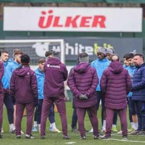 Trabzonspor'da flaş sakatlık! Yıldız ismin burnu kırıldı