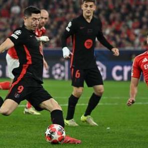 Devler Ligi'nde 9 goll&uuml; &ccedil;ılgın ma&ccedil;! Kerem ve Orkun'lu Benfica, Bar&ccedil;a'ya diş ge&ccedil;iremedi