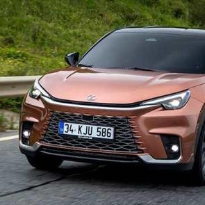 Lexus LBX, ikinci kez "Yılın Küçük SUV"u ödülünü kazandı