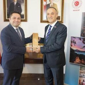 ALKÜ Rektörü Türkdoğan, Umman'da sempozyuma katıldı