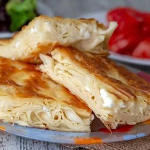 Su b&ouml;reği tadında &ccedil;ıtır kırpık b&ouml;rek tarifi! Hazır yufkadan su b&ouml;reği nasıl yapılır?