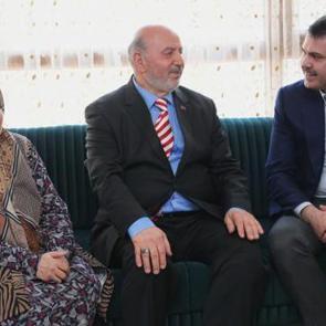 Bakan Kurum, Osmaniye'de depremzedelere konuk oldu