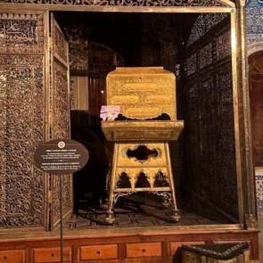 Peygamber Efendimizin hırkası 5 asırdır aynı gelenekle temizleniyor