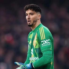 S&uuml;rpriz Altay Bayındır hamlesi! Beşiktaş zamanla yarışıyor