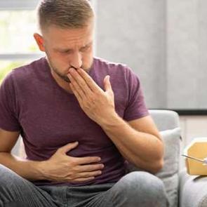 Devamlı mide ekşimesi yaşayanlar dikkat! Yemek borusu kanserinde bu belirtiler g&ouml;r&uuml;l&uuml;yor