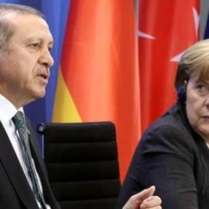 Erdoğan anlatınca Merkel '&uuml;ff' &ccedil;ekti! 'O kadar b&uuml;y&uuml;k zararları var ki&hellip;'
