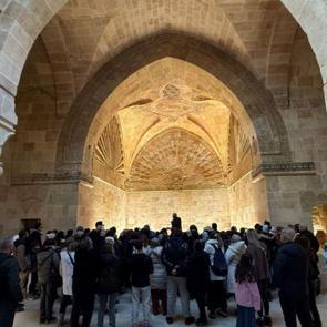 Sinir hastaları su ve müzikle iyileşti: ‘Methinde diller kısır, kalem kırıktır’