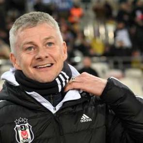 Beşiktaş, Solskjaer ile derbide 14 yıl sonra ilki yaşamak istiyor