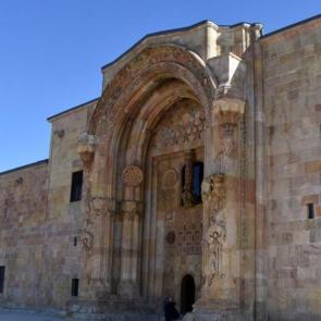 797 yıldır eşi yok! Dünya mimarisinin göz bebeği: Yakından gören bir daha şaşırıyor