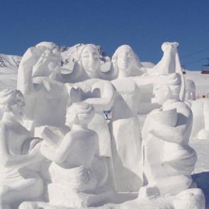 Almanya, İtalya ve nicesi! Erciyes'teki kar sanata dönüşüyor