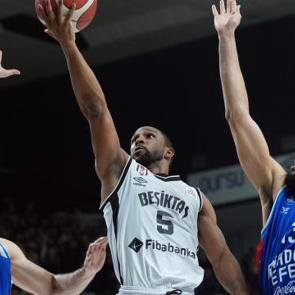 Beşiktaş Fibabanka, Anadolu Efes'i eleyerek D&ouml;rtl&uuml; Final'e y&uuml;kseldi!