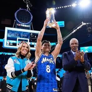 NBA All Star'da g&ouml;zlerin pasını silen sma&ccedil; performansı
