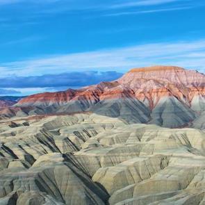 Oluşması binlerce yıl s&uuml;rd&uuml;! G&uuml;n ışığında adeta b&uuml;y&uuml;l&uuml;yor: T&uuml;rkiye&rsquo;de 3 yerde var