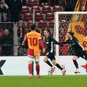 2-0'dan d&ouml;nd&uuml;k ama yetmedi! Galatasaray, Avrupa'ya veda etti