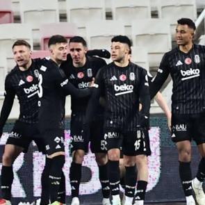 Beşiktaş'ı sarsan sakatlık: Başakşehir ma&ccedil;ında yok