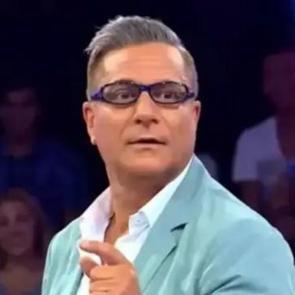 Mehmet Ali Erbil acı haberi sosyal medyadan duyurdu! &lsquo;Başımız sağ olsun&rsquo;