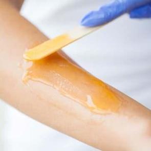 Ağda veya epilasyon yaptırmak orucu bozar mı? Diyanet yanıtladı