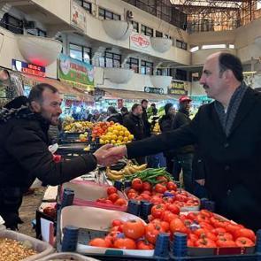 Başkan Altay iftar öncesi ve teravih sonrası Konyalılarla bir araya geldi