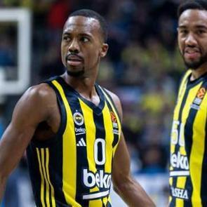 Fenerbah&ccedil;e, Euroleague'de erteleme ma&ccedil;ı i&ccedil;in parkeye &ccedil;ıkıyor