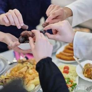 Oruç tutmaya yardımcı yiyecekler: İftarda ve sahurda eksik etmeyin!