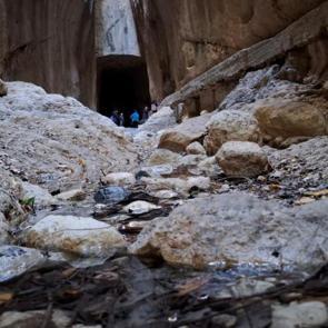 Roma lejyonları ve köleler çalıştırıldı: Dağı oyarak 81 yılda yaptılar!