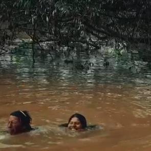 Timsah yiyen kabile tatil için Türkiye’de: Orada görüldüler!