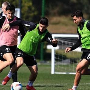 Beşiktaş, Gaziantep FK ma&ccedil;ı hazırlıklarını s&uuml;rd&uuml;rd&uuml;