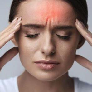 Oru&ccedil;luyken baş ağrısı &ccedil;ekmek ve migren atağı ge&ccedil;irmek hayatı zorlaştırıyor. 