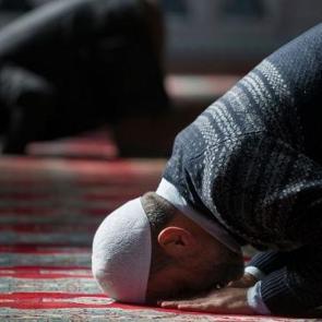 Teravih namazı farz mı, hükmü nedir? Ramazanda teravih kılmak şart mı?