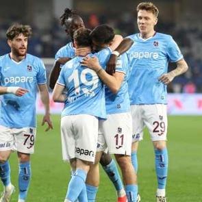 Fatih Tekke galibiyetle başladı! Fırtına Başakşehir'i fena dağıttı