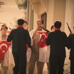 Sağlık Bakanlığı'ndan 14 Mart Tıp Bayramı paylaşımı: Ya istiklal ya &ouml;l&uuml;m!