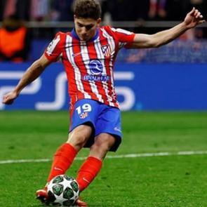 Şampiyonlar Ligi'nde b&uuml;y&uuml;k tartışma! T&uuml;m d&uuml;nya dev ma&ccedil;taki penaltıyı konuşuyor