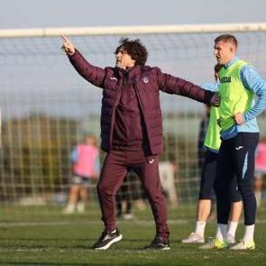 Trabzonspor, Fatih Tekke ile ilk antrenmanına &ccedil;ıktı