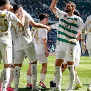 Bursaspor ilk yarıda gol yağdırdı! Haftayı karlı kapattı