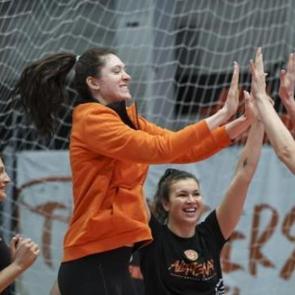 Eczacıbaşı Dynavit, derbiye ev sahipliği yapacak