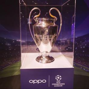 UEFA Şampiyonlar Ligi kupası İstanbul'da sergilendi